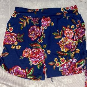 Stretchy Floral Shorts